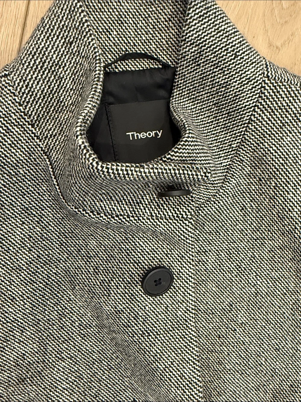 Theory Men’s Wool Blend Belvin Herringbone Black Grey Coat Size Large